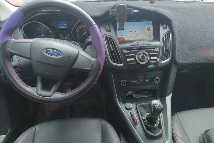 Used Ford Focus 2017 Hatchback 1.6L Manual Comfort Plus SmartDrive Edition Center Console