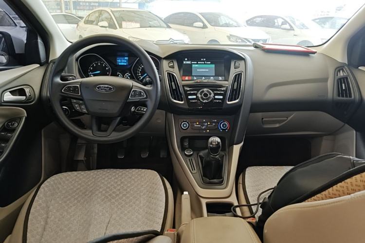 Used Ford Focus 2017 Sedan 1.6L Manual Comfort Plus SmartDrive Edition Center Console