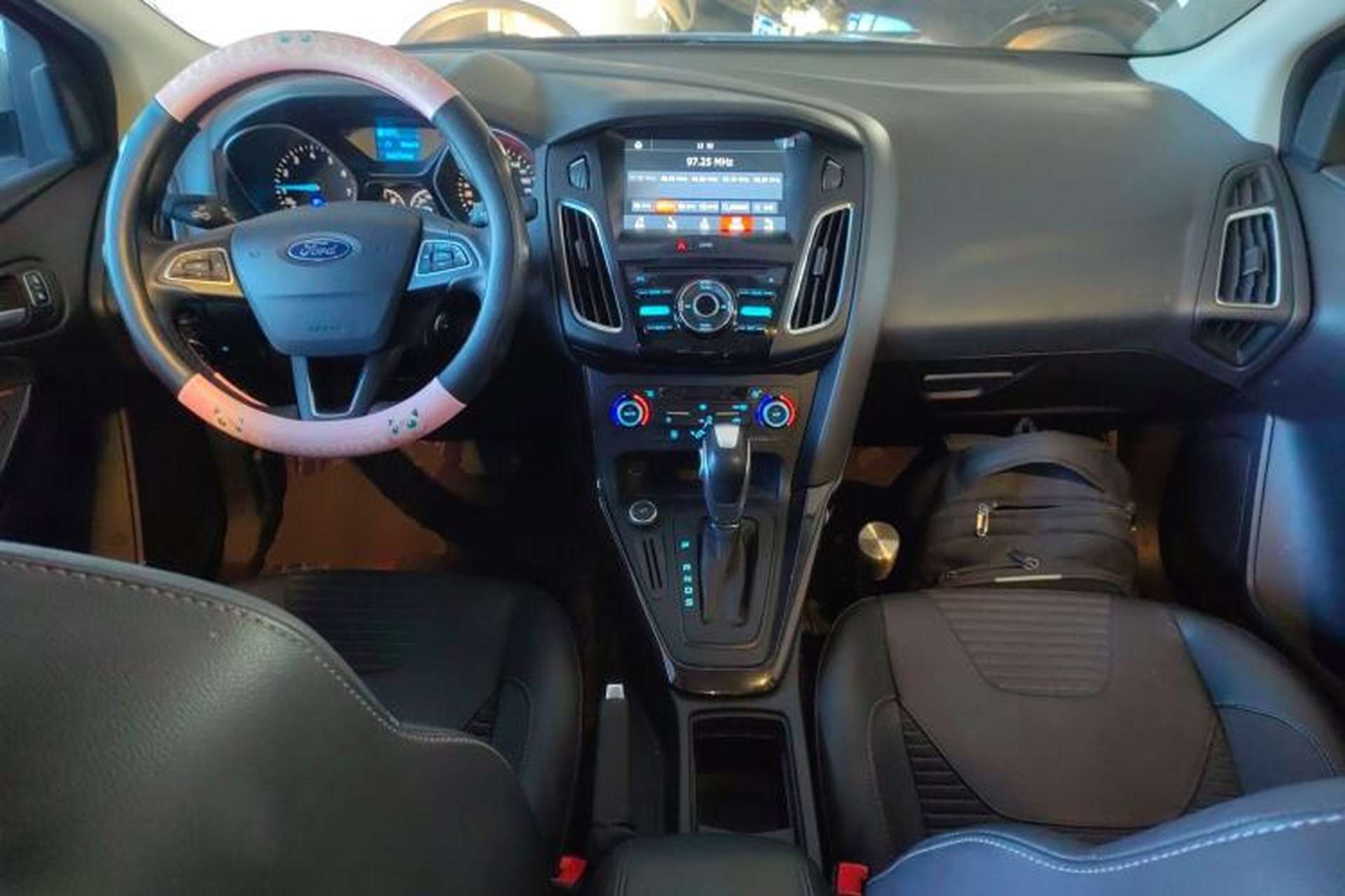 Used Ford Focus 2017 Sedan 1.6L Automatic Fashion Edition Smart Drive Version Center Console