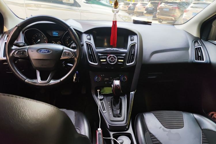 Used Ford Focus 2017 Hatchback 1.6L Automatic Fashion Edition Smart Drive Version Center Console