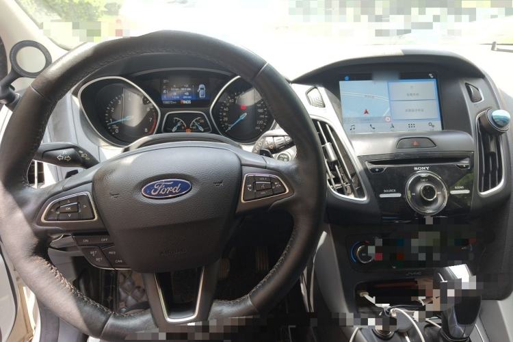 Used Ford Focus 2017 Hatchback EcoBoost 180 Automatic Sport Model Center Console