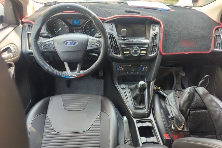 Used Ford Focus 2017 Sedan 1.6L Manual Fashion Edition Smart Drive Version Center Console