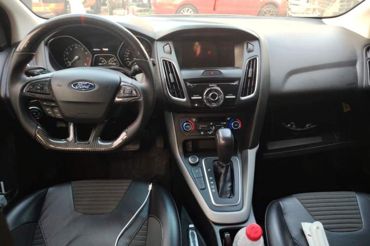 Used Ford Focus 2017 Hatchback EcoBoost 180 Automatic Sport Model Center Console
