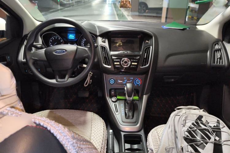 Used Ford Focus 2017 Hatchback 1.6L Automatic Comfort Plus SmartDrive Edition Center Console