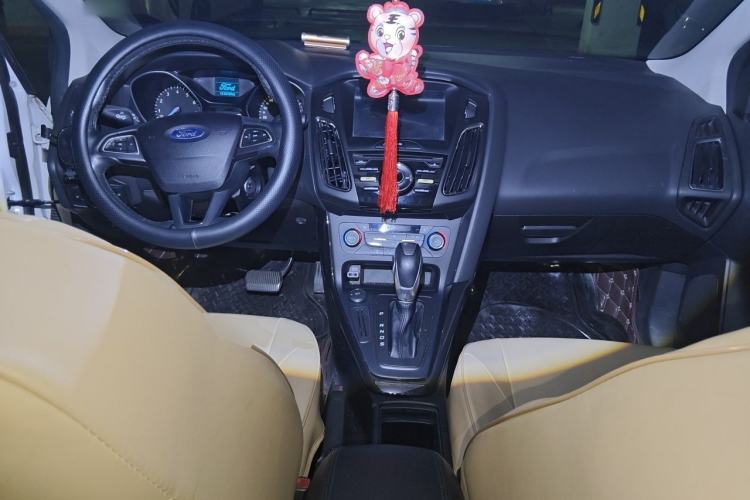 Used Ford Focus 2017 Sedan 1.6L Automatic Fashion Edition Smart Drive Version Center Console