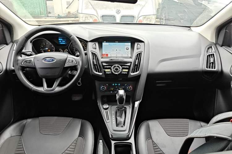Used Ford Focus 2017 Sedan 1.6L Automatic Fashion Edition Smart Drive Version Center Console