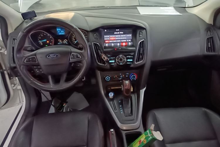 Used Ford Focus 2017 Hatchback 1.6L Automatic Comfort Plus SmartDrive Edition Center Console