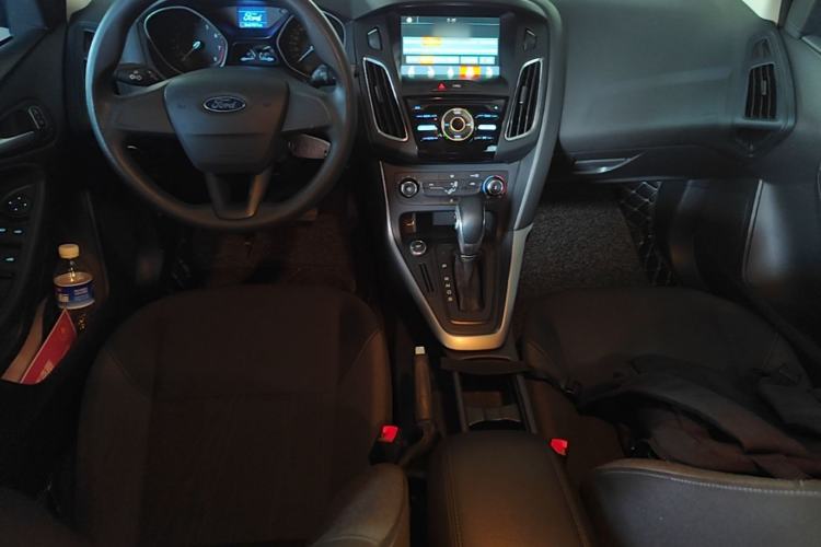 Used Ford Focus 2017 Hatchback 1.6L Automatic Comfort Plus SmartDrive Edition Center Console