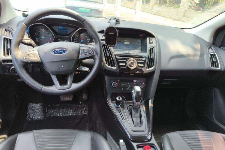 Used Ford Focus 2017 Sedan 1.6L Automatic Fashion Edition Smart Drive Version Center Console