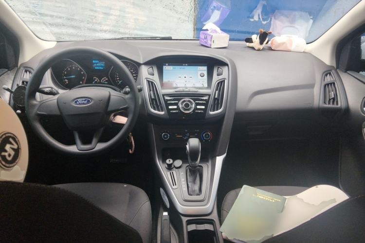 Used Ford Focus 2017 Hatchback 1.6L Automatic Comfort Plus SmartDrive Edition Center Console