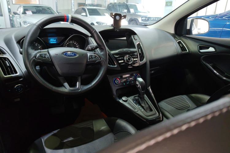 Used Ford Focus 2017 Hatchback 1.6L Automatic Fashion Edition Smart Drive Version Center Console