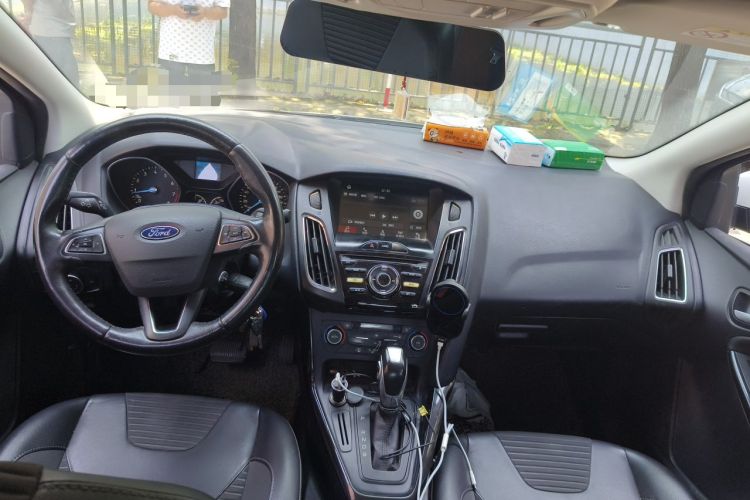 Used Ford Focus 2017 Sedan 1.6L Automatic Fashion Edition Smart Drive Version Center Console