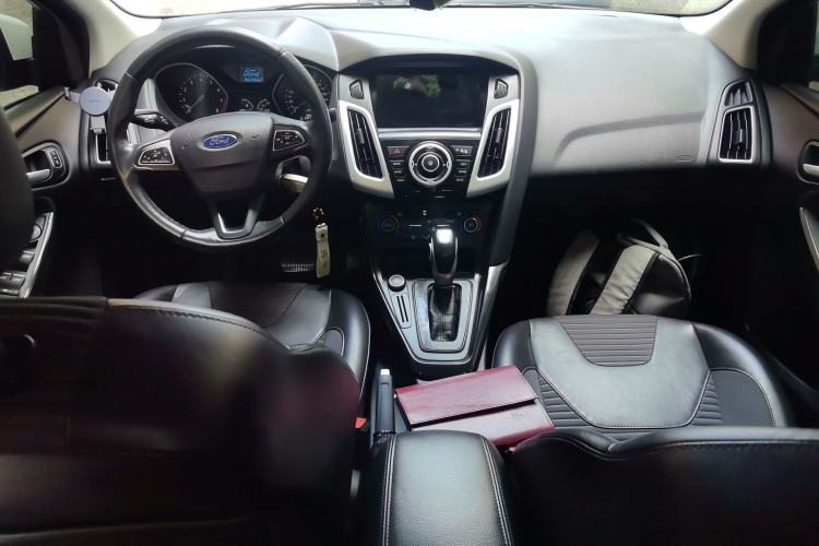 Used Ford Focus 2017 Sedan 1.6L Automatic Fashion Edition Smart Drive Version Center Console