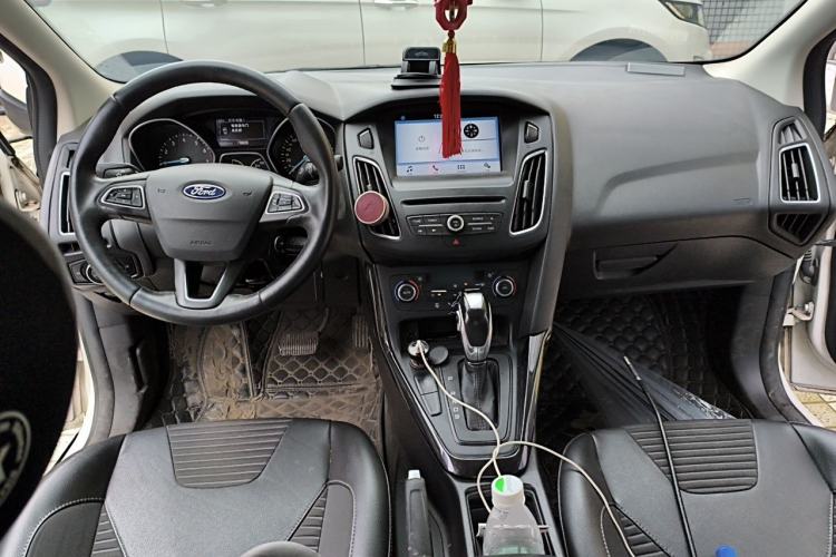 Used Ford Focus 2017 Sedan EcoBoost 180 Automatic Elite Model Center Console