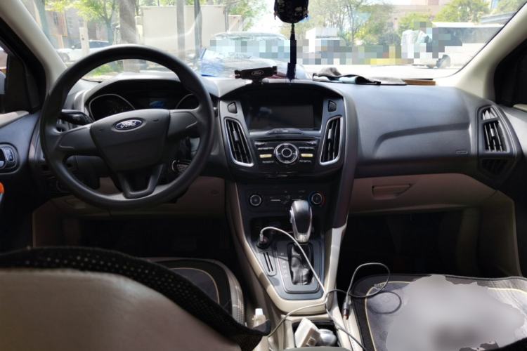 Used Ford Focus 2017 Sedan 1.6L Automatic Comfort Plus SmartDrive Edition Center Console