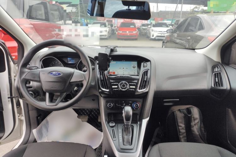 Used Ford Focus 2017 Hatchback 1.6L Automatic Comfort Plus SmartDrive Edition Center Console