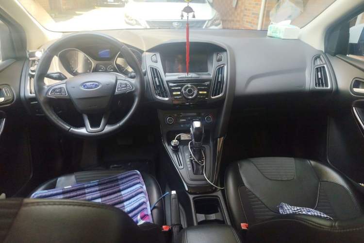 Used Ford Focus 2017 Sedan 1.6L Automatic Fashion Edition Smart Drive Version Center Console