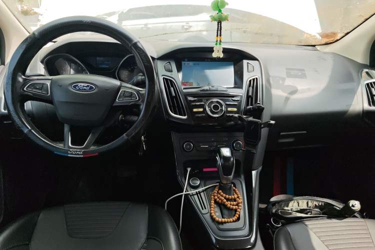 Used Ford Focus 2017 Sedan 1.6L Automatic Fashion Edition Smart Drive Version Center Console