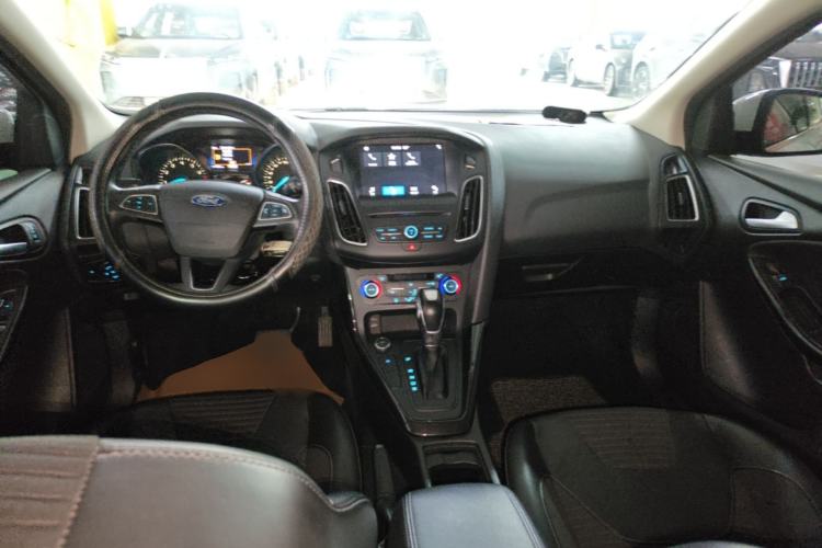 Used Ford Focus 2017 Sedan EcoBoost 180 Automatic Elite Model Center Console