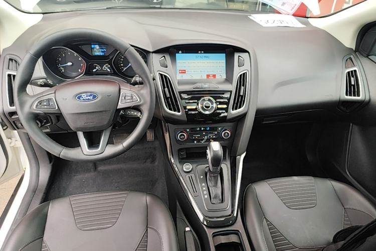 Used Ford Focus 2017 Hatchback 1.6L Automatic Fashion Edition Smart Drive Version Center Console