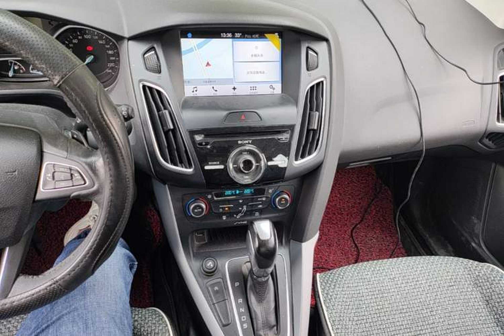 Used Ford Focus 2017 Hatchback EcoBoost 180 Automatic Sport Model Center Console