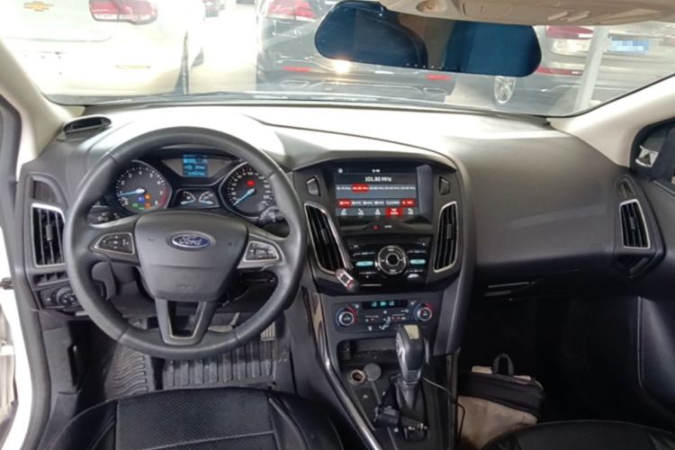 Used Ford Focus 2017 Hatchback EcoBoost 125 Automatic - Ultra-Powerful Style Edition with Smart Drive Features Center Console