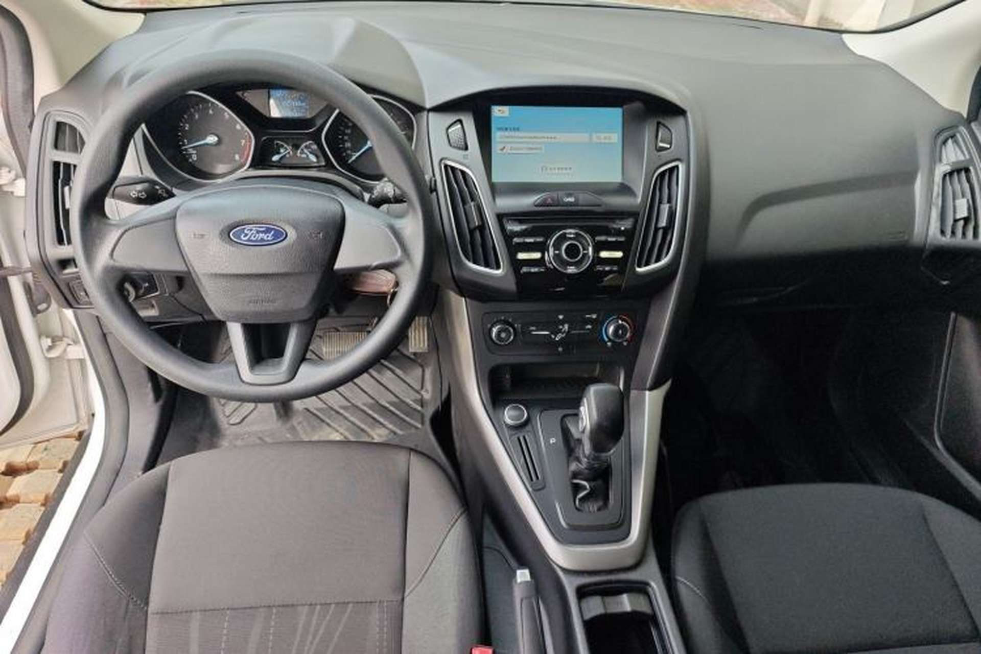 Used Ford Focus 2017 Hatchback 1.6L Automatic Comfort Plus SmartDrive Edition Center Console