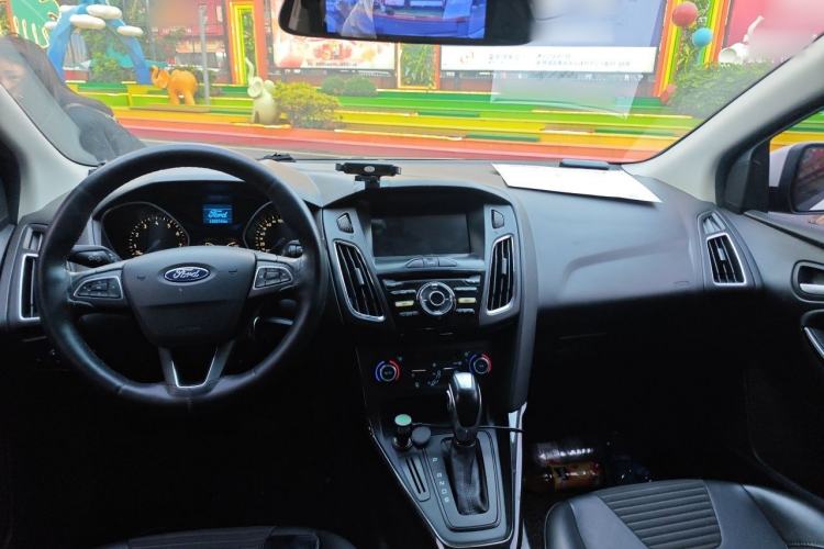 Used Ford Focus 2017 Sedan 1.6L Automatic Fashion Edition Smart Drive Version Center Console
