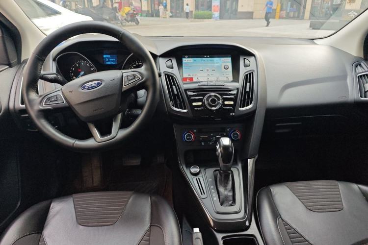 Used Ford Focus 2017 Hatchback 1.6L Automatic Fashion Edition Smart Drive Version Center Console