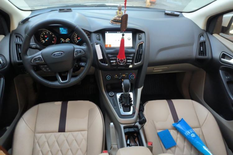 Used Ford Focus 2017 Sedan 1.6L Automatic Comfort Plus SmartDrive Edition Center Console