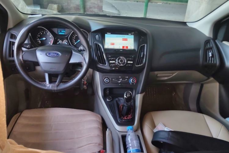 Used Ford Focus 2017 Sedan 1.6L Manual Comfort Plus SmartDrive Edition Center Console