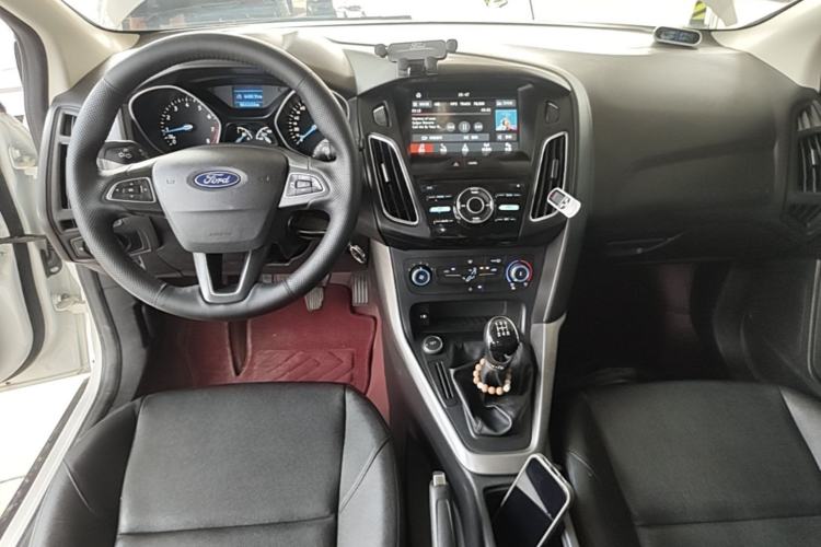 Used Ford Focus 2017 Hatchback 1.6L Manual Comfort Plus SmartDrive Edition Center Console