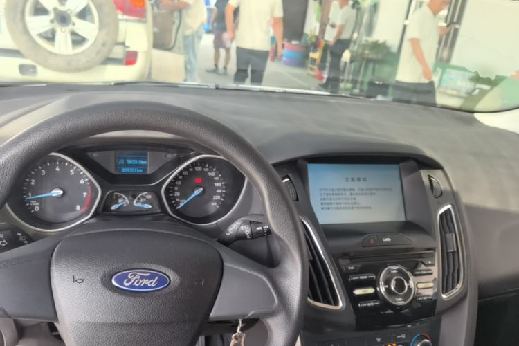 Used Ford Focus 2017 Hatchback 1.6L Manual Comfort Plus SmartDrive Edition Center Console