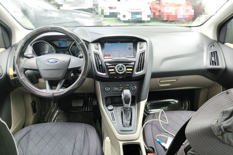 Used Ford Focus 2017 Sedan 1.6L Automatic Comfort Plus SmartDrive Edition Center Console