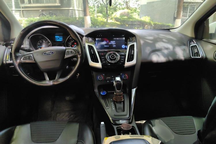 Used Ford Focus 2017 Sedan 1.6L Automatic Fashion Edition Smart Drive Version Center Console