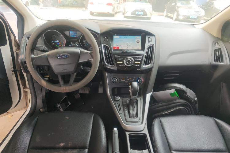 Used Ford Focus 2017 Hatchback 1.6L Automatic Comfort Plus SmartDrive Edition Center Console