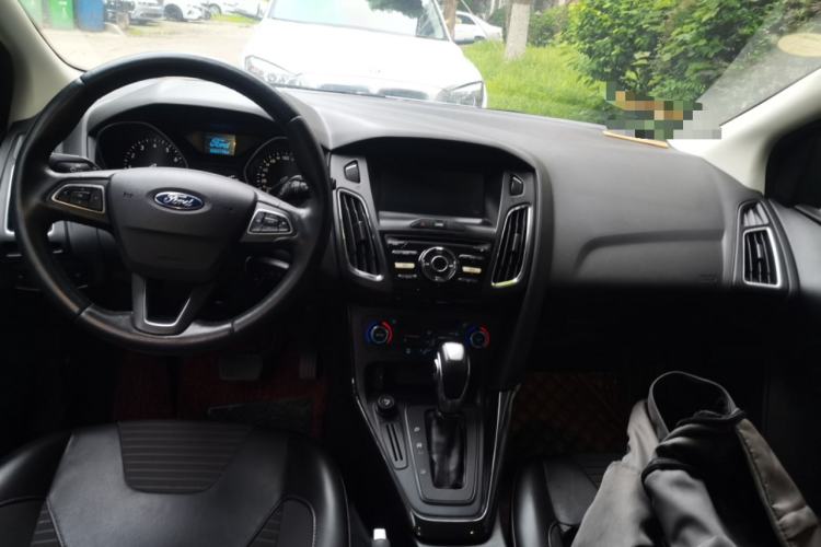 Used Ford Focus 2017 Hatchback 1.6L Automatic Fashion Edition Smart Drive Version Center Console