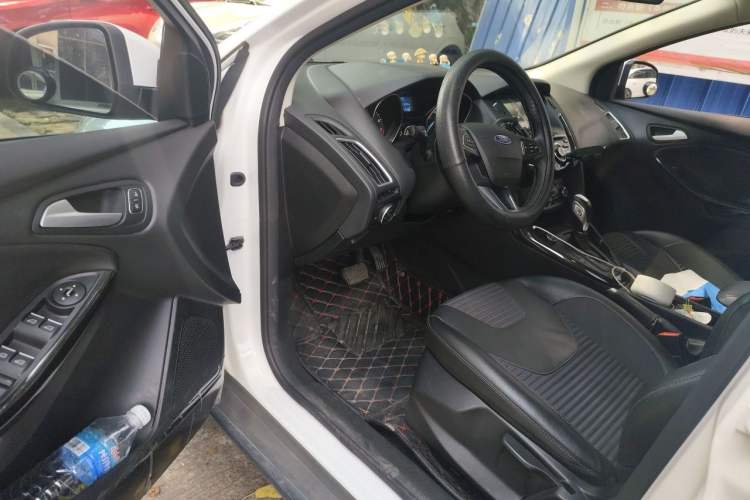 Used Ford Focus 2017 Sedan 1.6L Automatic Fashion Edition Smart Drive Version Driver Seat