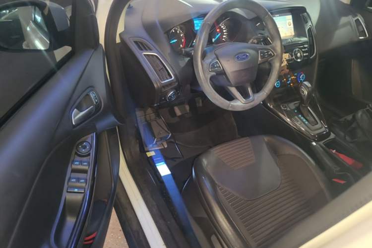 Used Ford Focus 2017 Hatchback 1.6L Automatic Fashion Edition Smart Drive Version Driver Seat