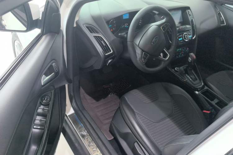 Used Ford Focus 2017 Sedan 1.6L Automatic Fashion Edition Smart Drive Version Driver Seat