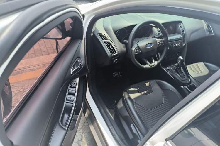 Used Ford Focus 2017 Sedan EcoBoost 180 Automatic Elite Model Driver Seat