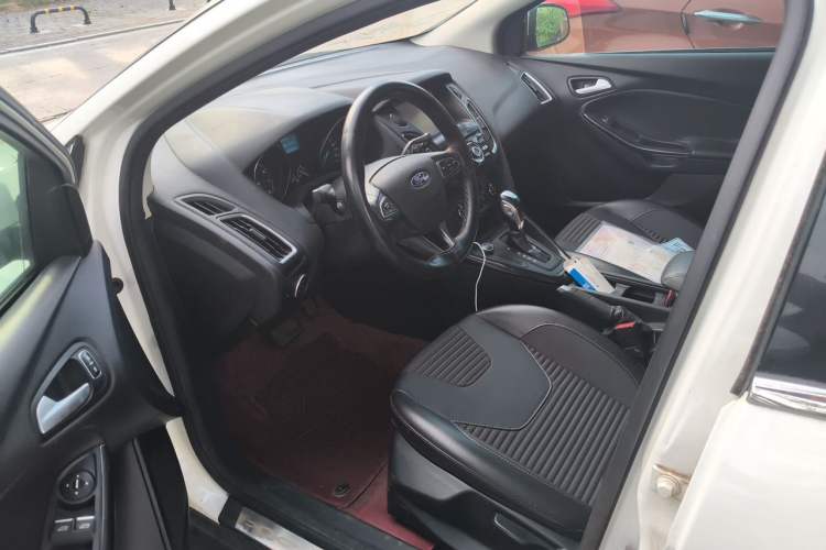 Used Ford Focus 2017 Sedan 1.6L Automatic Fashion Edition Smart Drive Version Driver Seat