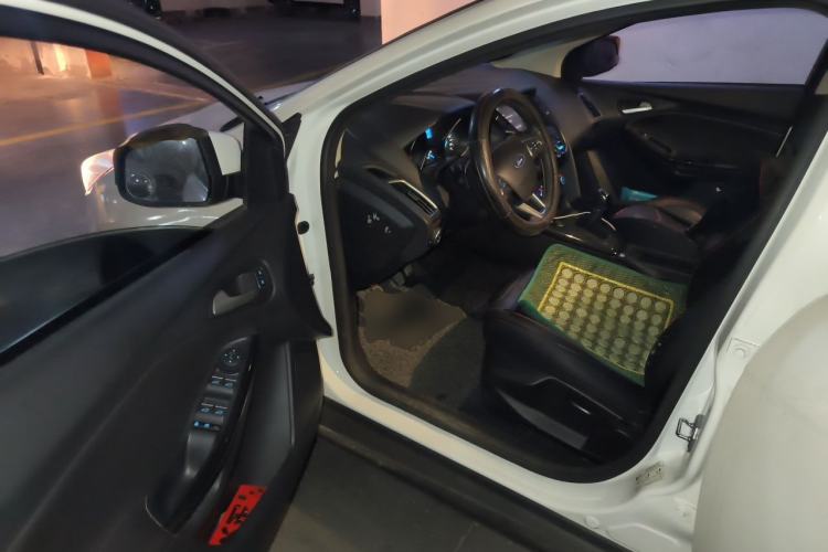 Used Ford Focus 2017 Sedan 1.6L Manual Fashion Edition Smart Drive Version Driver Seat