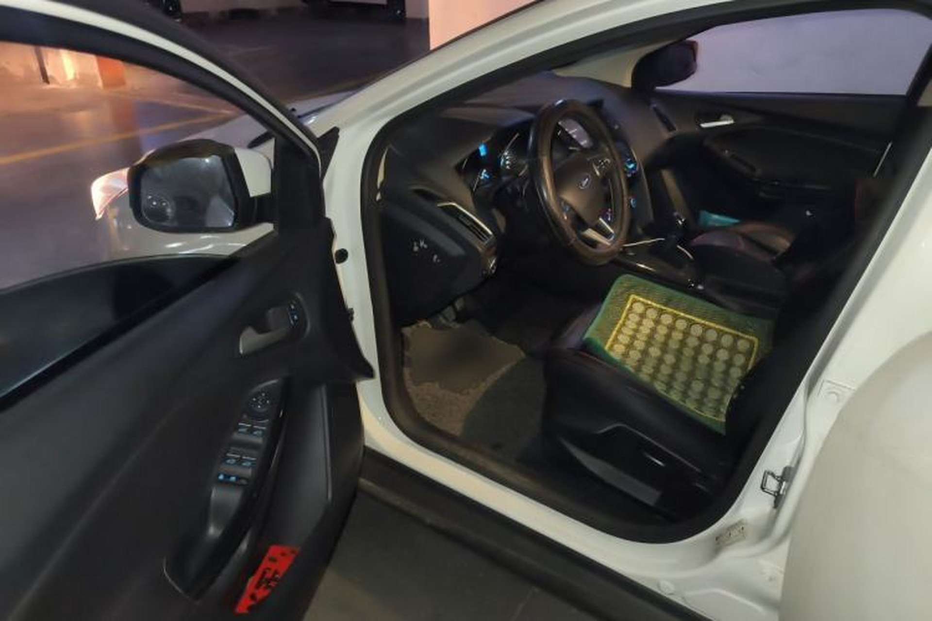 Used Ford Focus 2017 Sedan 1.6L Manual Fashion Edition Smart Drive Version Driver Seat