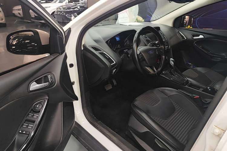 Used Ford Focus 2017 Hatchback 1.6L Automatic Fashion Edition Smart Drive Version Driver Seat
