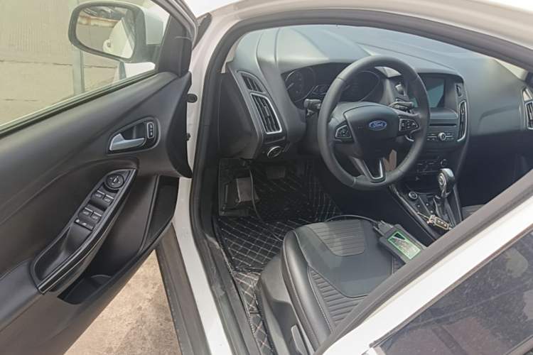 Used Ford Focus 2017 Hatchback EcoBoost 180 Automatic Elite Model Driver Seat