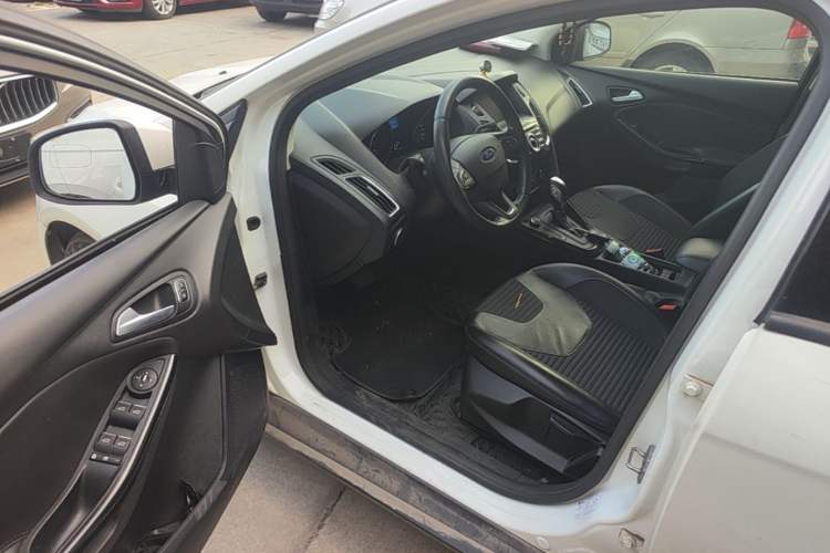 Used Ford Focus 2017 Hatchback 1.6L Automatic Fashion Edition Smart Drive Version Driver Seat