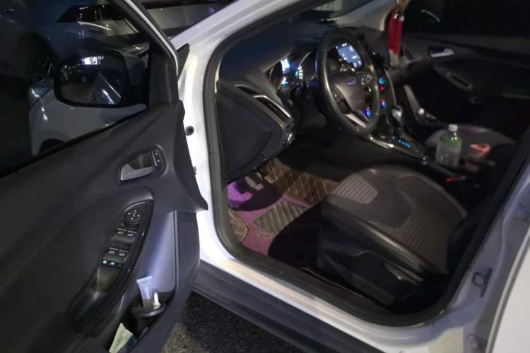 Used Ford Focus 2017 Sedan EcoBoost 180 Automatic Elite Model Driver Seat