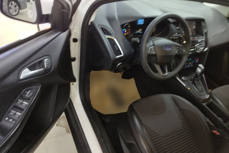 Used Ford Focus 2017 Sedan 1.6L Automatic Fashion Edition Smart Drive Version Driver Seat