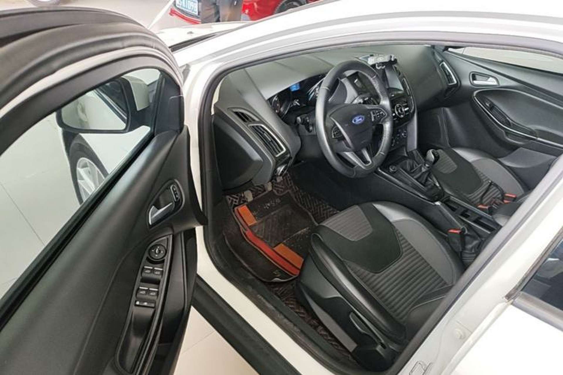 Used Ford Focus 2017 Sedan 1.6L Manual Fashion Edition Smart Drive Version Driver Seat
